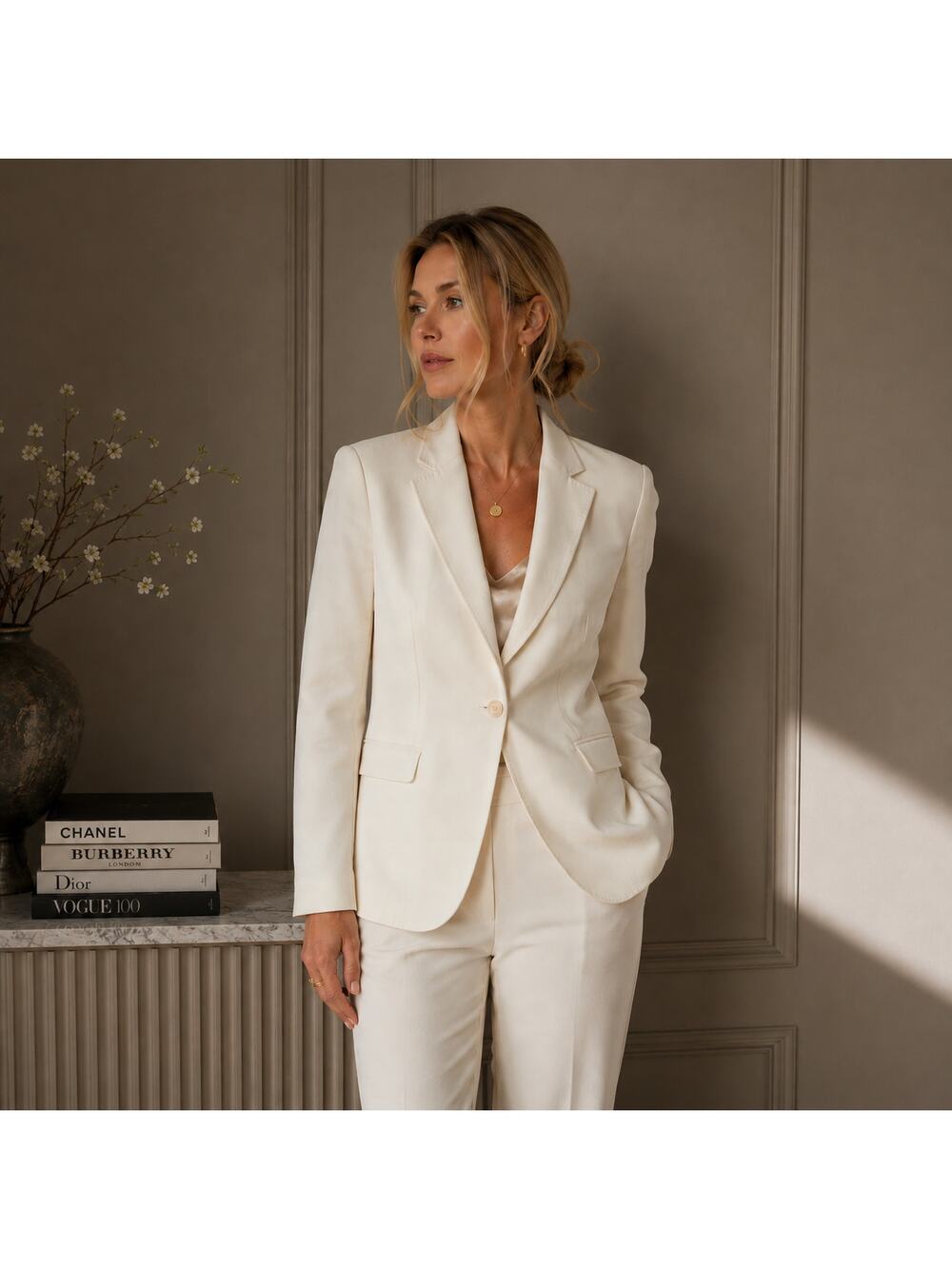 Burberry London Cream Stretch Blazer Size 8 Tailored Luxury Designer Jacket